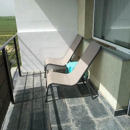 Tomis Plus Studio 2 Apartment